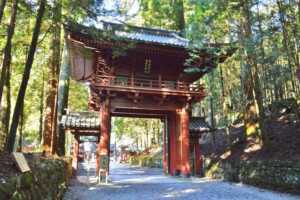 Wikipediaより：日光二荒山神社　楼門　